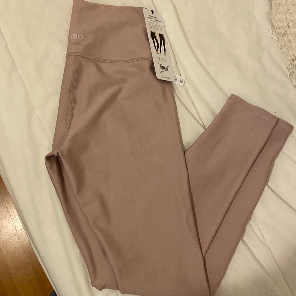 All yoga high waist airlift leggings in dusty pink, new with tags never worn